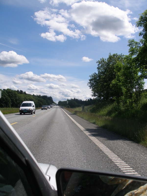 Norwegian motorway with streknings-ATK section control cameras measuring average speed over the entire stretch
